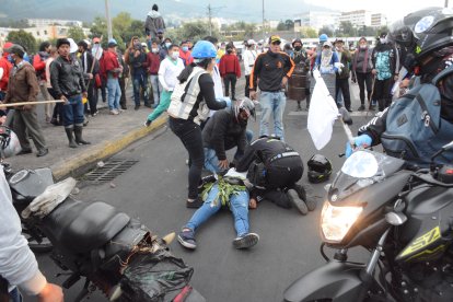 Algunos manifestantes resultaron heridos luego de la represión policial.