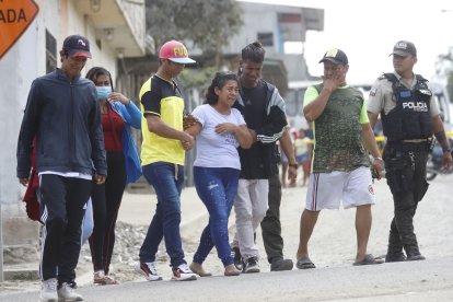 Los familiares de Isaac Rugel llegaron al sitio del suceso.