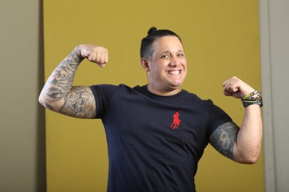 Actualmente luce regio. Va bajando unas 40 libras. Cambió su estilo de vida.