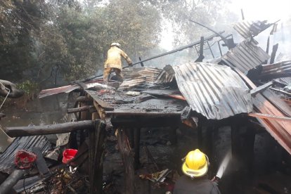 Así quedaron las viviendas en Esmeraldas.