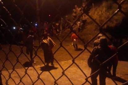 Los manifestantes de dos comunidades de Ambato se tomaron las antenas de transmisión que están en el cerro Pilishurco.