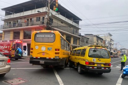Al parecer uno de los conductores evadió una señal de tránsito. Uno de los conductores resultó herido.