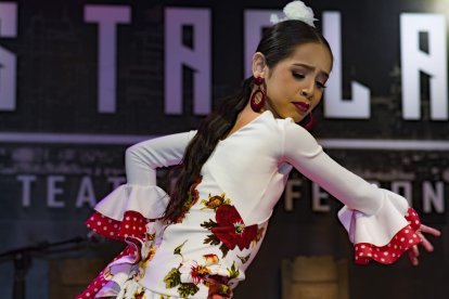 En febrero del 2023 se va a España a un internado de flamencología (Instituto Flamenco) por un mes.