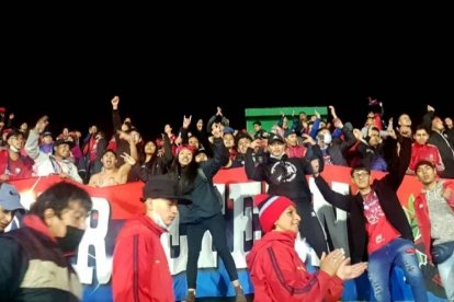 La Marea Roja estará presente en la general sur para alentar a El Nacional. Tiene listos banderas, bombos y cánticos.