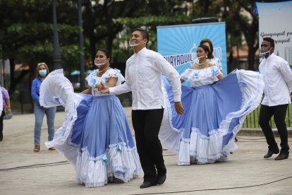La ‘pachanga’, que incluía música en vivo y danza folclórica, se realizó por la conmemoración de los 487 años de fundación de Guayaquil.