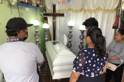 El menor de edad acompañaba a su progenitora en la tarea de reciclaje.