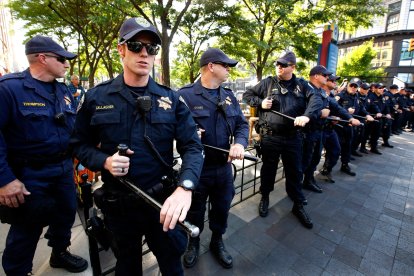 La muerte de Jayland Walker, en cuyo cuerpo se hallaron 60 heridas de bala, ha provocado fuertes protestas en la ciudad de Akron.