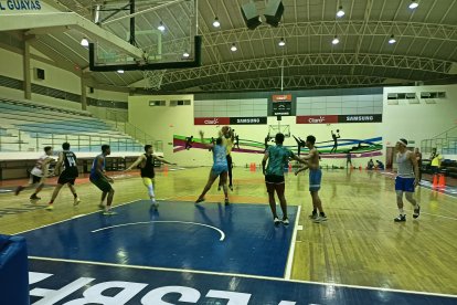 El quinteto de Barcelona se alista para su debut en la Liga BásquetPro de Ecuador.