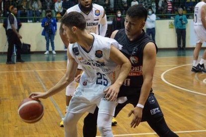Barcelona (d) venció de visita al elenco de Jorge Guzmán de Loja, en la primera fecha de la Liga BásquetPro.