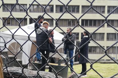 Los familiares esperaban la tarde de ayer los resultados de la autopsia.