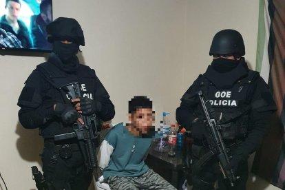 Los sospechosos serían cabecillas de la organización narcocriminal.