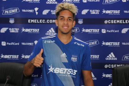 Johan Mina regresa a Emelec tras dos años de militar en el fútbol europeo.