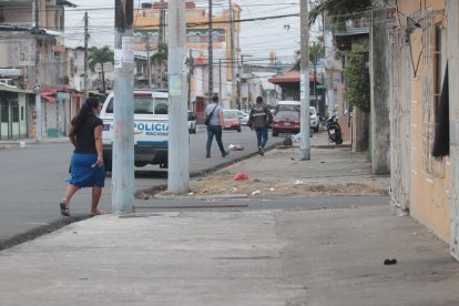 Al día siguiente, agentes de la Dinased recorrían el sector en búsqueda de información.