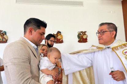 ¡Bautizan a Lorenzo, el hijo de Emilio Pinargote!