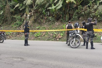 La policía halló la cabeza de un hombre en una cuneta.
