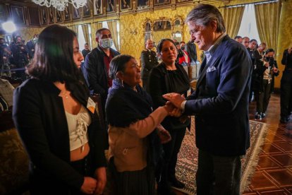 Lasso dio un reconocimiento a militar fallecido en las movilizaciones.