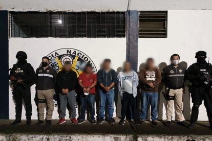 Varios de los detenidos registran antecedentes penales por otros delitos.