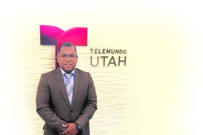 Antes de entrar a Telemundo, el periodista laboró en un supermercado pelando pescados.