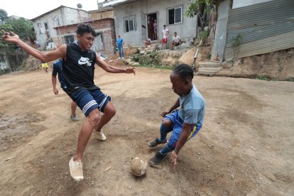 Ángel Coroz, El Comandante de la selección ecuatoriana de futbol de Talla Baja.