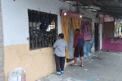 Este jueves por la mañana quedaban pocas personas en el sitio donde se realizaba la velación.