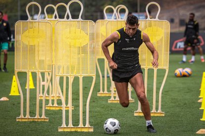 Bruno Piñatares listo para jugar ante Técnico Universitario.