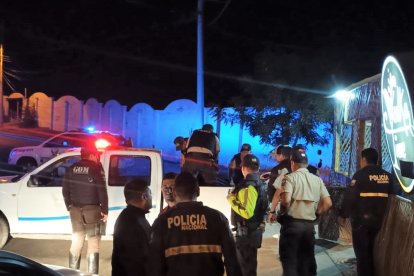 El crimen ocurrió la madrugada del sábado en un karaoke.