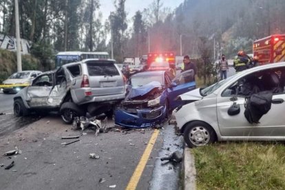 Hubo congestión vehicular durante dos horas mientras los equipos de socorro hacían su trabajo.