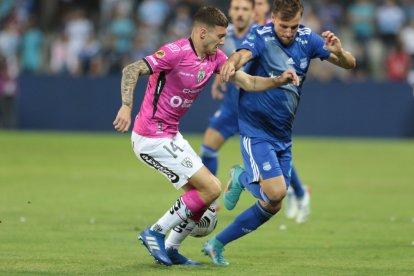 En el partido entre Emelec e Independiente del Valle, el árbitro cobró 41 faltas.