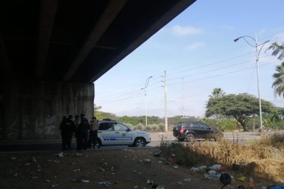 Policía Nacional asistió al lugar para levantar indicios sobre la muerte.