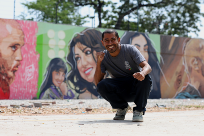 Gabo convirtió las paredes de un parque de la Pradera 3, al sur de Guayaquil, en un proyecto cultural de cambio social al que llamó 'Bosque de Colores'.