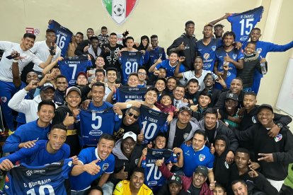 El festejo de los integrantes del conjunto gardenio tras eliminar a Liga de Quito. Sueñan con seguir avanzando en la Copa Ecuador.