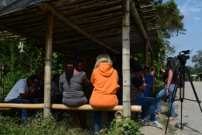 Allegados de los presos masacrados están agotados de esperar.