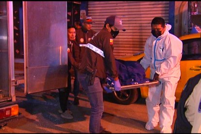 El cuerpo del estilista fue llevado al Laboratorio de Criminalística y Ciencias Forenses.