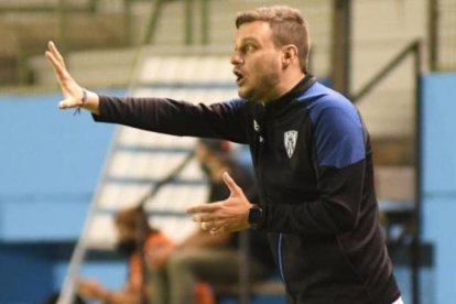 Martín Anselmi es el técnico de Independiente del Valle.