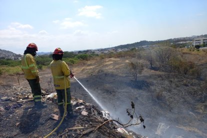 Bomberos aún se encuentran en el sitio trabajando ante esta emergencia.