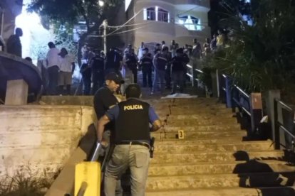 Hernán Prado Cabeza estaba  pasando un rato de esparcimiento con amigos en las escalinatas.