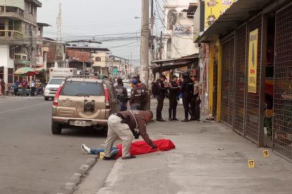 En el sitio del crimen se encontraron 17 indicios balísticos.