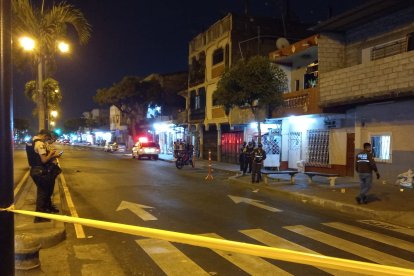 En el sitio se recabaron unos seis indicios balísticos.