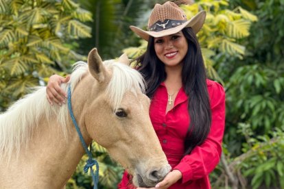 Ninoska Zambrano fue parte del grupo Las Musas y presentadora de Intrusos, en RTS.