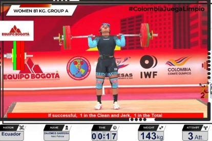 Neisy Dajomes se llevó triple medalla de oro en el campeonato panamericano de levantamiento de pesas.