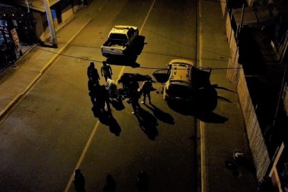 Ocupantes de la camioneta habrían interceptado a Josué Báez, Jorge Borbor y al colombiano Sebastián Cedeño García, a quienes asesinaron en la parroquia Muey.