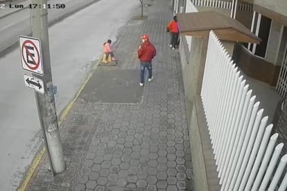 En Quitumbe, los ‘choros’ se llevaron hasta la ropa interior de la casa de Ramiro Zuleta.