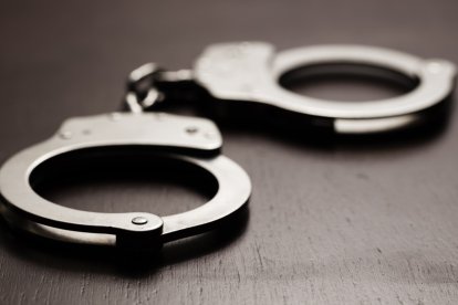 Más de 80 detenidos por robar y violar en grupo a ocho mujeres en Sudáfrica