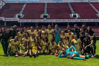 Hasta que llegaron las mujeres de Barcelona,   viraron el marcador al ganar 3-2 y al final con una jugadora menos.