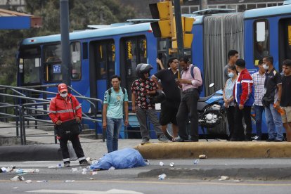El viernes, un hombre fue atropellado por un motorizado y murió al instante.
