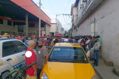 Manabí: Taxista fue asesinado a bala mientras esperaba pasajeros