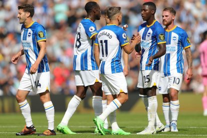 Moisés Caicedo estuvo presente en el triunfo del Brighton ante el Manchester United.