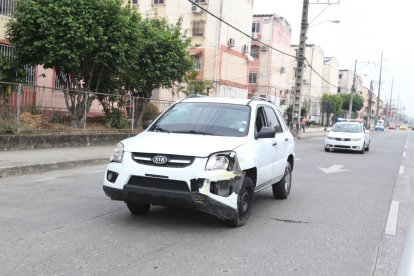 El vehículo fue trasladado sin grúa a una zona policial.