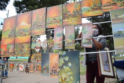 Patricia Reinoso acude a El Ejido todos los fines de semana, aunque haya días que no venda.