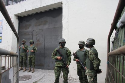 Las autoridades informaron que se trató de una reacción traslado de reos a otras cárceles.